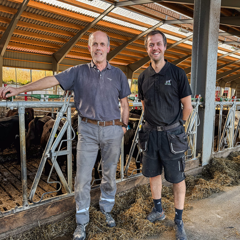 Gudbjørn og Knut Johan Singstad. Heim, 2025
